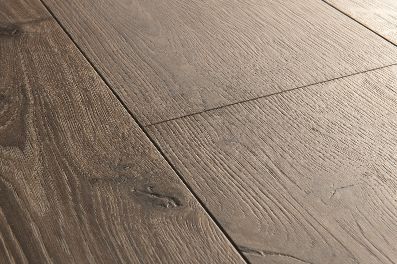 Brushed oak brown