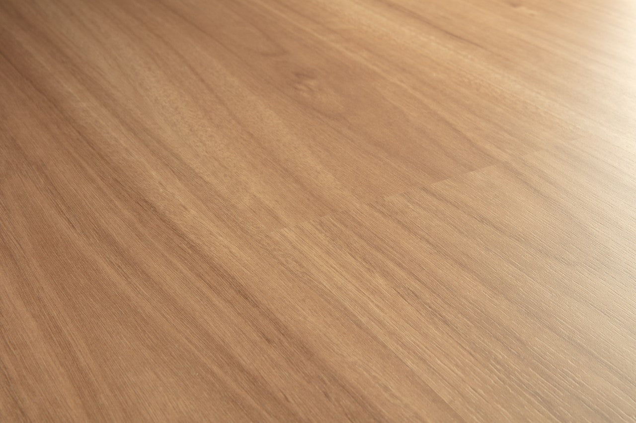 Classic Blackbutt Light