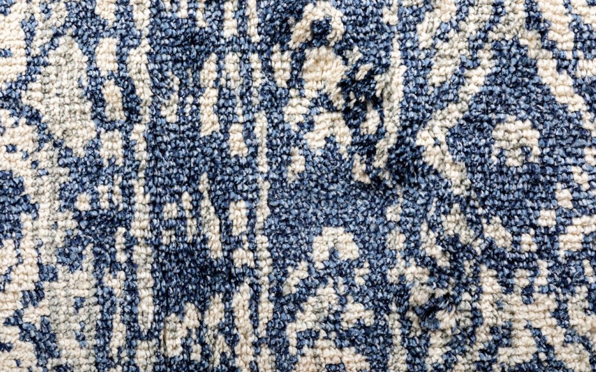 7722 Blue White