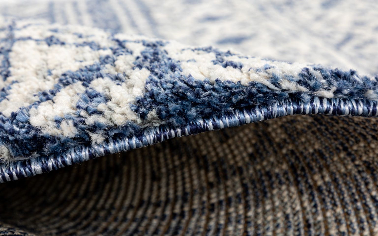 7722 Blue White