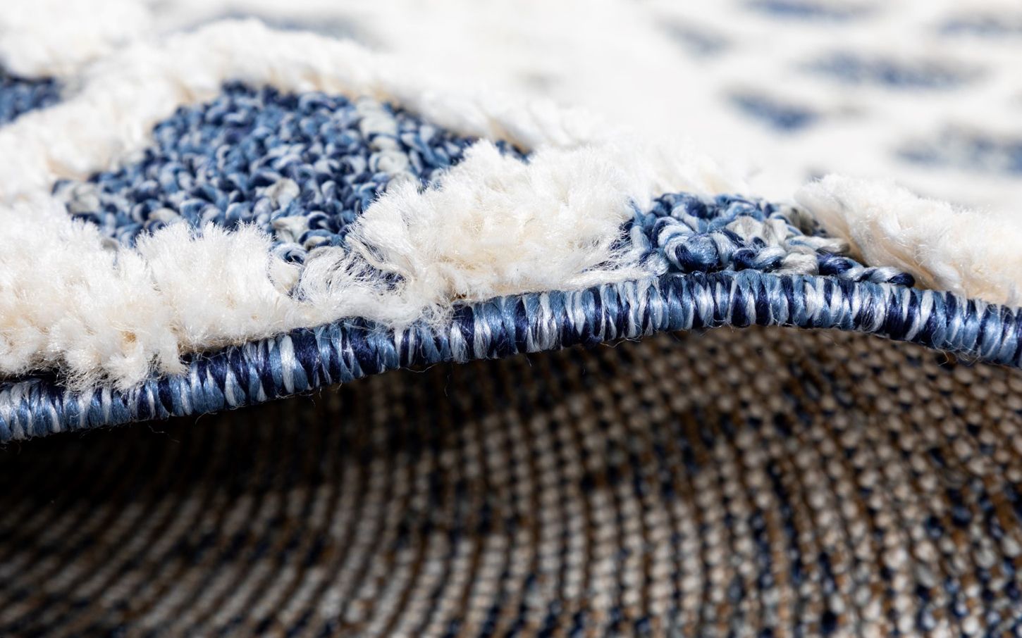 7726 White Blue